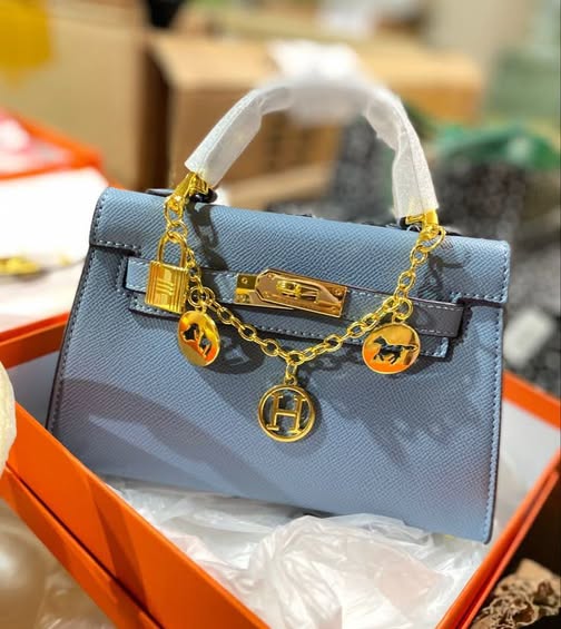 حقيبة نسائية